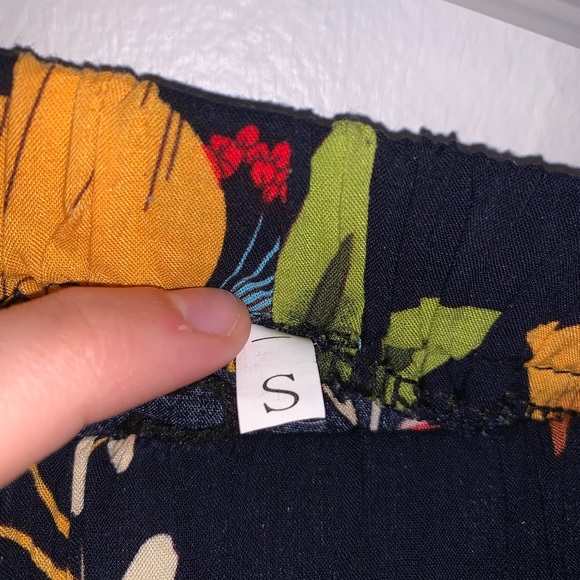 Off the shoulder long sleeve shirt - Picture 3 of 3